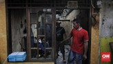 FOTO: Ratusan Warga Tambora Mengungsi Usai Kebakaran Ratusan warga Tambora mengungsi usai rumah mereka dilalap api, Rabu (12/8).