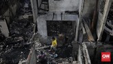 FOTO: Ratusan Warga Tambora Mengungsi Usai Kebakaran Ratusan warga Tambora mengungsi usai rumah mereka dilalap api, Rabu (12/8).