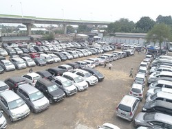 Biar Nggak Amsyong, Begini Tips Beli Mobil Bekas Lewat Lelang