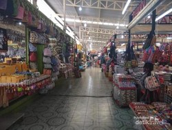Malin Plaza, Wisata Belanja Murah di Phuket