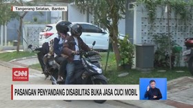 VIDEO: Pasangan Penyandang Disabilitas Buka Jasa Cuci Mobil