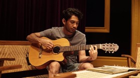 Ungkapan Haru Ibunda di Hari Ultah Ke-34 Reza Rahadian