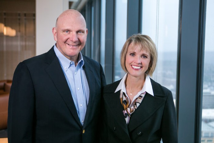 Steve Ballmer bergabung sebagai karyawan nomor 30 pada tahun 1980. Ia memimpin Microsoft sebagai CEO dari tahun 2000 hingga 2014.