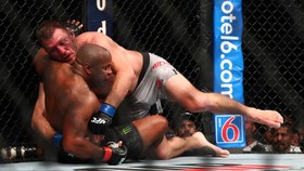 Miocic vs Cormier di UFC 252: Detik Demi Detik Bakal Berharga