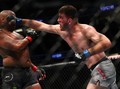 Cormier Tak Mau Terus Adu Pukul Lawan Miocic di UFC 252