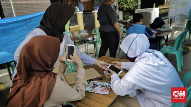 SAFEnet menuding indeks kebebasan berinternet RI versi Freedom House turun akibat tidak jelas nasib UU ITE dan RUU PDP.