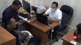 VIDEO: Polisi Tahan Musisi Jerinx Kasus Ujaran Kebencian