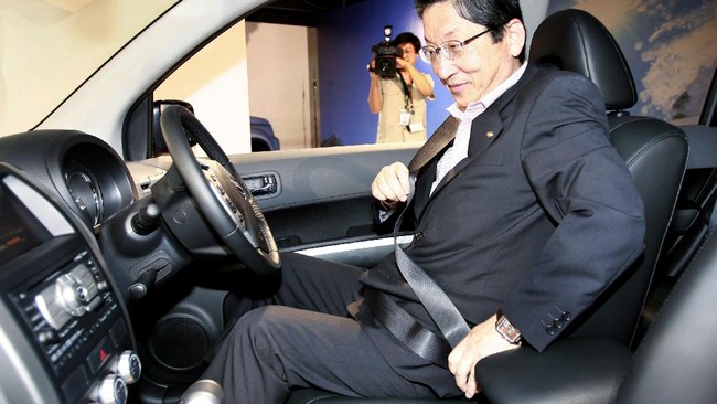 Seat beat awalnya tidak dikembangkan untuk mobil, melainkan untuk glider atau paralayang dan terus berevolusi dan banyak digunakan di mobil-mobil terbaru.