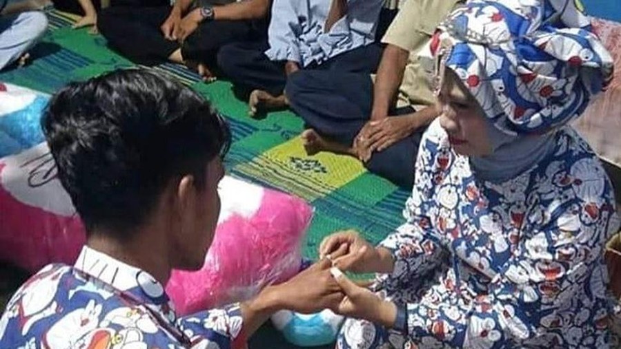 Fans Berat, Pengantin Ini  Gelar Pernikahan Bertemakan Doraemon