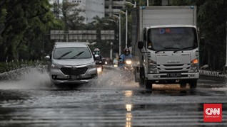 Kiat Pengemudi Jaga Ban Tak Selip Saat Hujan