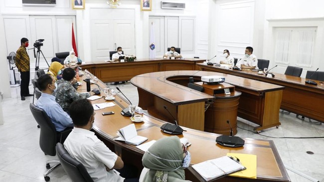 Sebanyak 10 pejabat dinyatakan lolos seleksi administrasi dalam lelang jabatan Sekretaris Daerah (Sekda) DKI Jakarta pengganti Marullah Matali.