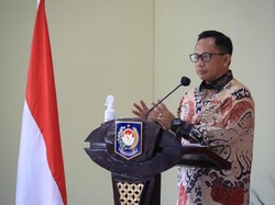Mendagri Minta Masker-Hand Sanitizer Jadi Alat Peraga Kampanye