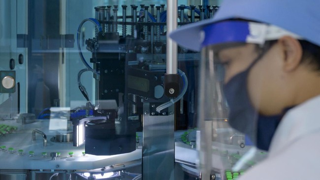 Direktur Utama PT Bio Farma (Persero) Honesti Basyir memperkirakan harga vaksin hasil kerjasama dengan Sinovac akan mencapai Rp200 ribu per dosis.