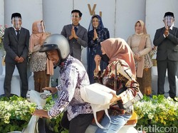 Kreatif, Pengantin di Banyuwangi Ini Resepsi Drive Thru di Tengah Pandemi
