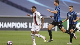 Neymar Buang Peluang, PSG Tertinggal 0-1 dari Atalanta