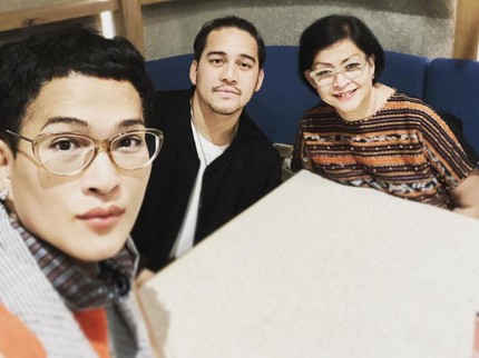 Kekhawatiran Ibunda atas Pilihan Oscar Lawalata jadi Wanita