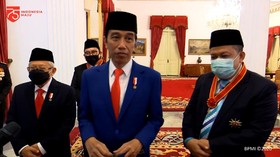 VIDEO: Jokowi Jawab Polemik Bintang Mahaputera Fadli & Fahri