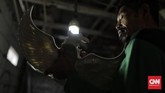 FOTO: Geliat Perajin Patung Garuda Pancasila Kala Corona Perajin Patung Garuda Pancasila mampu menyelesaikan pembuatan 400 patung dan dijual dengan harga Rp 250 ribu-Rp3 juta bergantung ukuran di tengah corona.