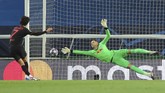 FOTO: Drama Leipzig Tekuk Atletico di Menit Akhir RB Leipzig menang 2-1 atas Atletico Madrid di babak perempat final Liga Champions, Jumat (14/8), berkat gol Tyler Adams yang dicetak pada menit ke-88.