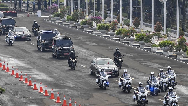 Belakangan viral insiden antara Paspampres yang memecahkan spion karena mobil warga dinilai memasuki konvoi Presiden Jokowi.jokowi