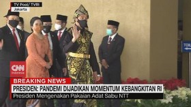 VIDEO: Jokowi Pakai Baju Adat NTT di Pidato Kenegaraan