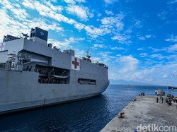 Pulang dari Misi Kemanusiaan, KRI dr Soeharso Mampir Ke Banyuwangi