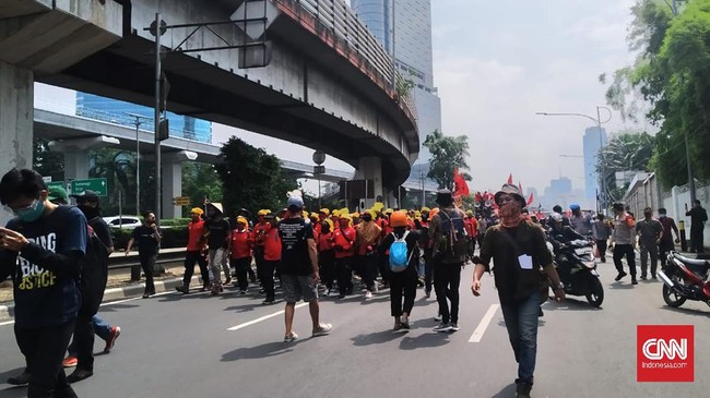 Polda Metro Jaya belum berencana menutup ruas jalan sekitar Kementerian Ketenagakerjaan (Kemnaker) imbas demo buruh, Rabu (16/2).