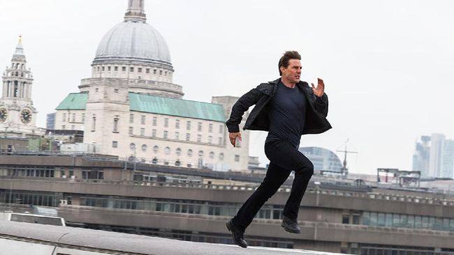 Sutradara buka suara mengenai rumor Tom Cruise akan pensiun sebagai Ethan Hunt usai membintangi Mission Impossible 7 dan 8.