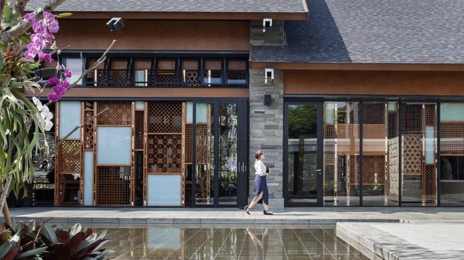 Salah satu merk hotel mewah di dunia menggandeng pemain Paris Saint-Germain dan Brooklyn Beckham untuk kampanye bertema seni pada bulan ini.