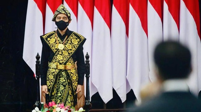 Presiden Joko Widodo (Jokowi) menyampaikan asumsi dasar makro ekonomi dalam Pidato Nota Keuangan RAPBN 2021, Jumat (14/8).