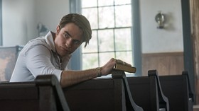 Robert Pattinson Terbahak Dengar Logat di Devil All the Time