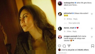 img-title Wulan Guritno Seksi Unjuk Belahan Dada, Eh Jefri Nichol Komentar