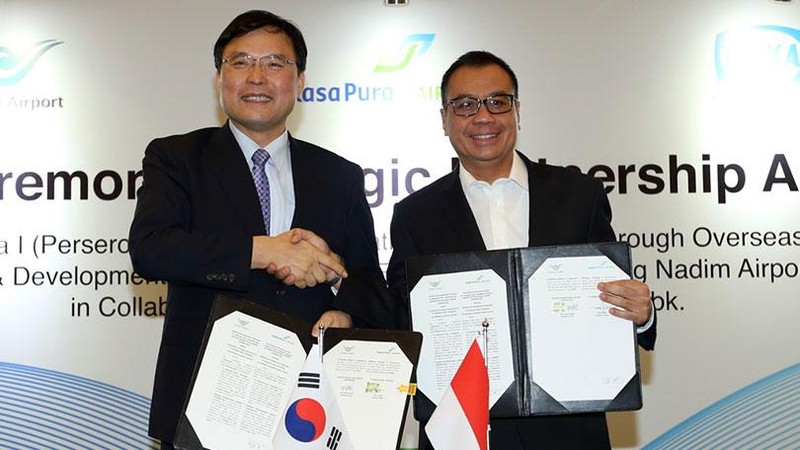 PT Angkasa Pura I (Persero), sebagai perusahaan pengelola bandara, senantiasa berupaya memberikan layanan berskala global