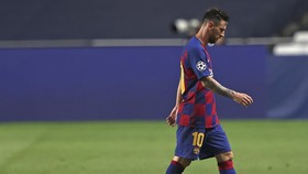 Barcelona Dibantai Munchen, Messi Termenung di Ruang Ganti