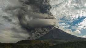 Awan Panas Gunung Sinabung 2 Km, Tiga Kecamatan Terdampak