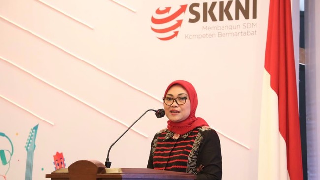 Pelatihan bahasa dilakukan agar tenaga kerja memiliki keterampilan spesifik sehingga menambah nilai kompetensi.