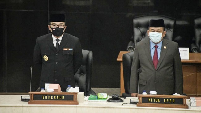 Usai mendengarkan pidato kenegaraan Jokowi dalam rangka HUT RI, Ridwan Kamil menilai pandemi bisa menjadi momen bagi Indonesia untuk berswasembada.