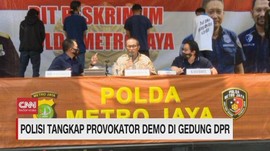 VIDEO: Polisi Tangkap Provokator Demo di Gedung DPR
