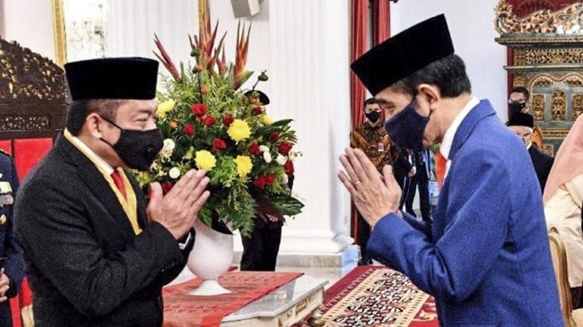 Penganugerahan Bintang Jasa Nararya pada Kamis (13/8) oleh Jokowi merupakan apresiasi atas upaya TelkomGroup mewujudkan kedaulatan RI melalui telekomunikasi.