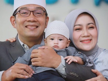 Gemas! 7 Potret Anak Adopsi Ridwan Kamil & Atalia, Arkana Aidan Misbach
