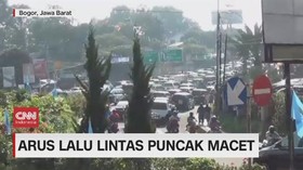 VIDEO: Arus Wisata Menuju Puncak Membludak