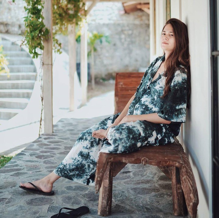 <p>2. Seperti Bunda tahu, keluarga kecil Sabai dan Ringgo hobi banget liburan dan jalan-jalan. (Foto: Instagram @sabaidieter)</p>