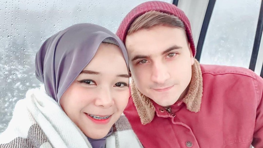 Hijaber Indonesia Nikahi Bule Turki