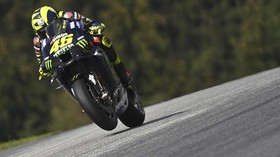 MotoGP San Marino: Rossi Senang Bertarung di Depan Penonton