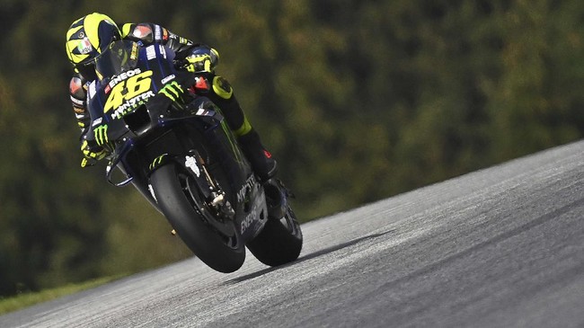 Jelang MotoGP San Marino, mantan rival Valentino Rossi, Carlos Checa, berharap pembalap Yamaha itu juara MotoGP 2020.