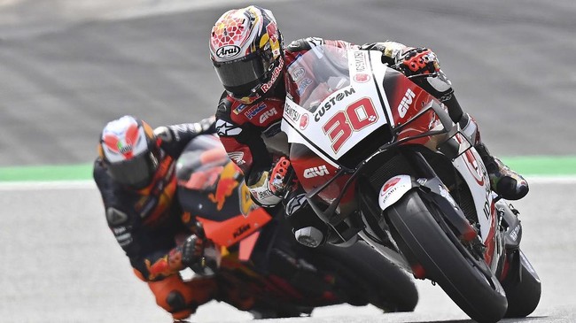 Takaaki Nakagami menguasai latihan bebas (FP) kedua MotoGP Teruel 2020 usai menjadi yang tercepat di Sirkuit Aragon, Jumat (23/10).