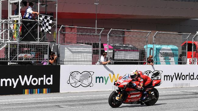 Dovizioso: Calon Juara Dunia, Calon Pengangguran Andrea Dovizioso merupakan favorit juara dunia MotoGP 2020 namun ia juga jadi calon pengangguran tahun depan.