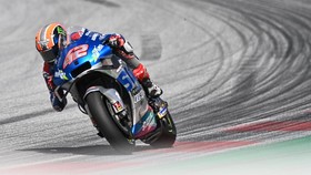 Motor Alex Rins Mogok Usai Menang MotoGP Aragon