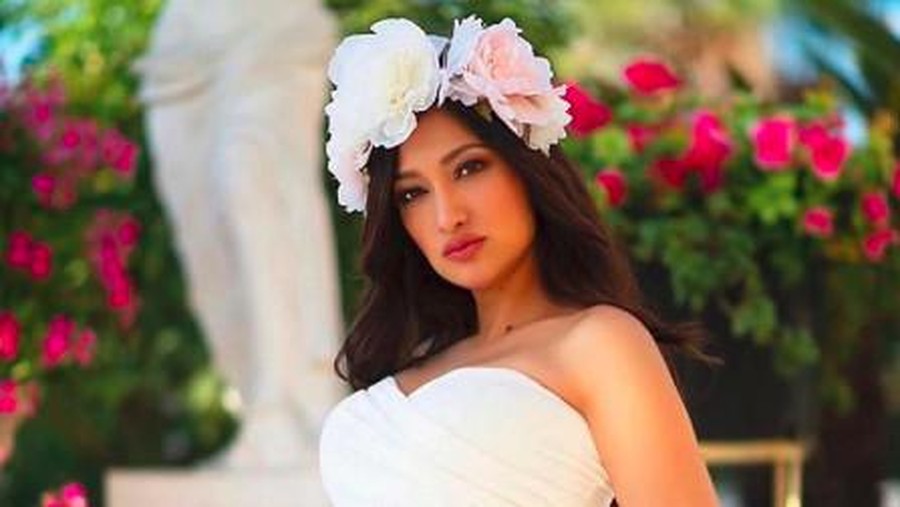 Rahma Azhari tampil hot