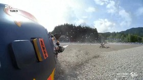 VIDEO: Momen Kandidat Juara Jatuh di Kualifikasi Moto2
